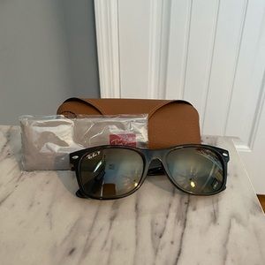 Rayban sunglasses with case & cleaning wipe!
